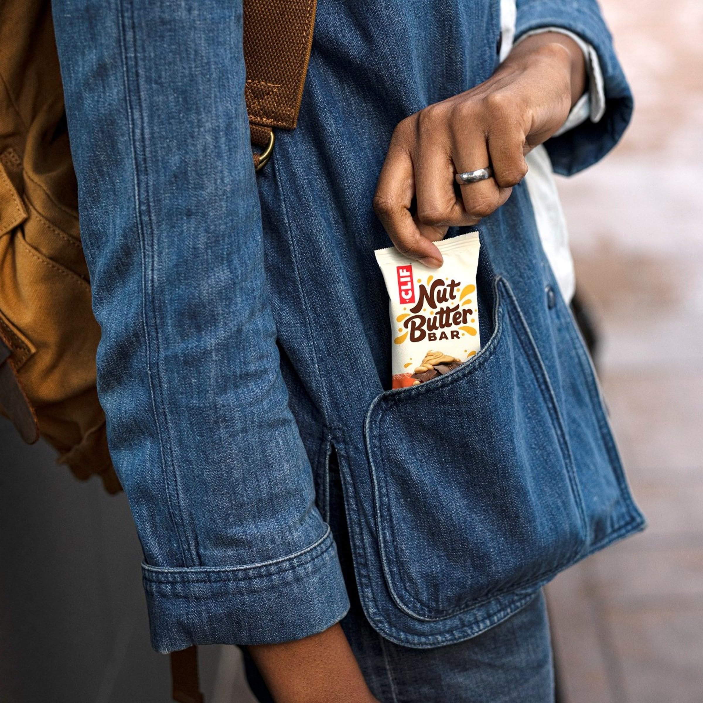 CLIF Nut Butter Bar - Chocolate Peanut Butter - Filled Energy Bars - Non-GMO - USDA Organic - Plant-Based - Low Glycemic - 1.76 oz. (5 Pack)